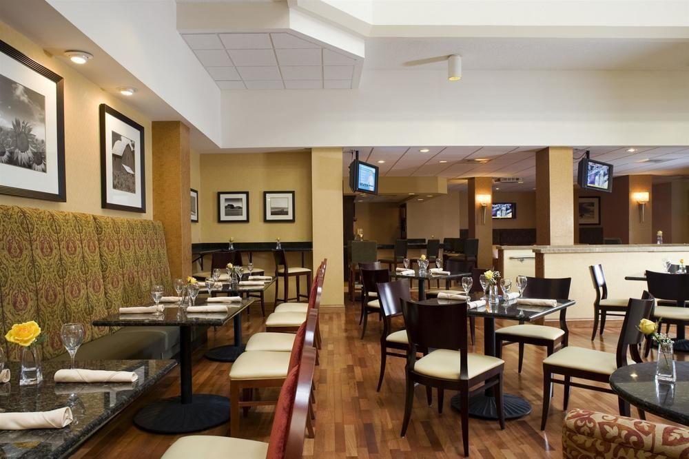 Sheraton Уест Де Мойн Екстериор снимка