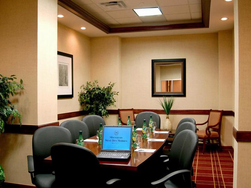 Sheraton Уест Де Мойн Екстериор снимка