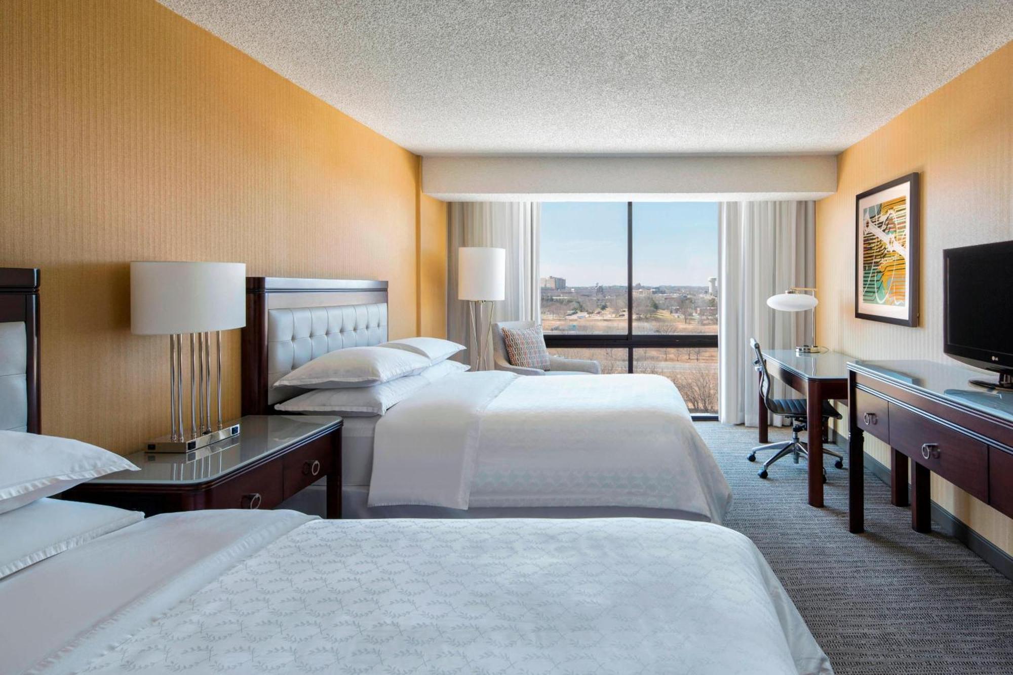 Sheraton Уест Де Мойн Екстериор снимка