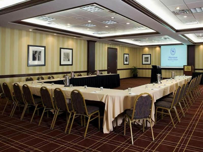 Sheraton Уест Де Мойн Екстериор снимка